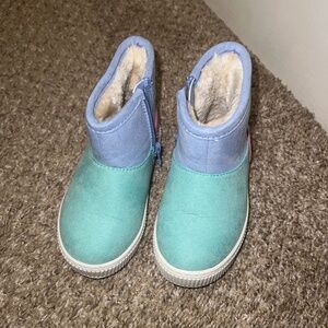 Toddler Girls Cat & Jack sherpa boots size 6